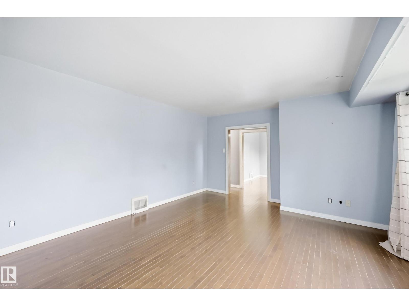 10910 117 ST NW - 11