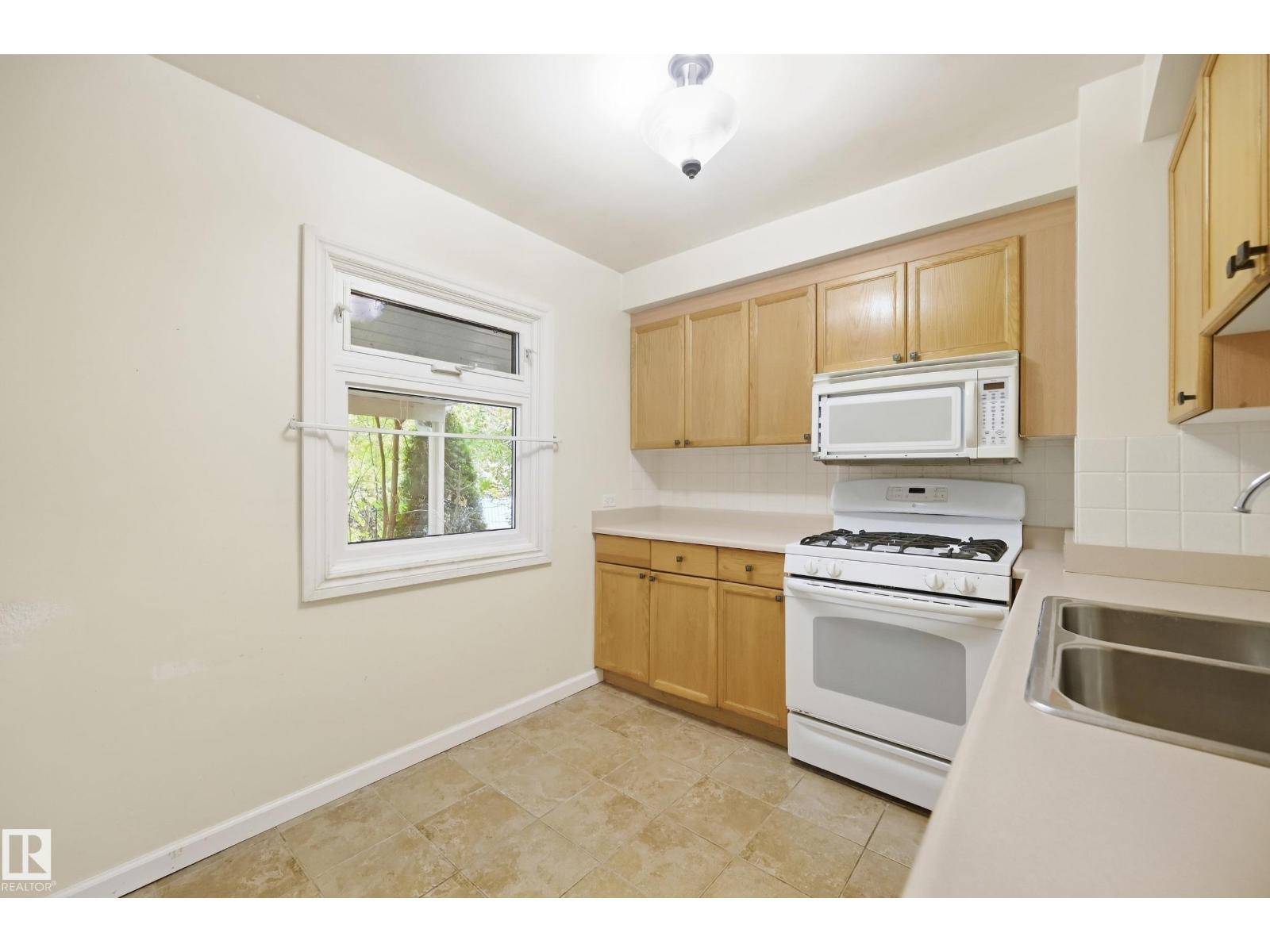 10910 117 ST NW - 15