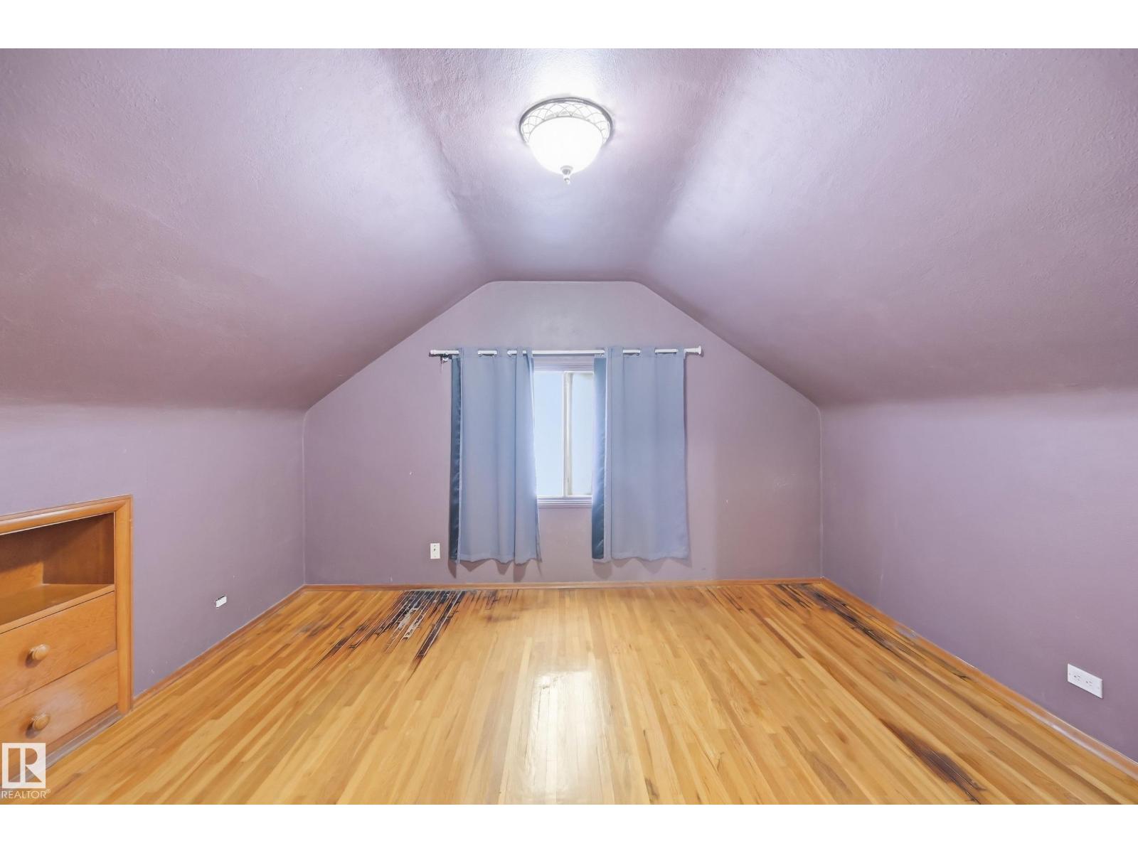 10910 117 ST NW - 21