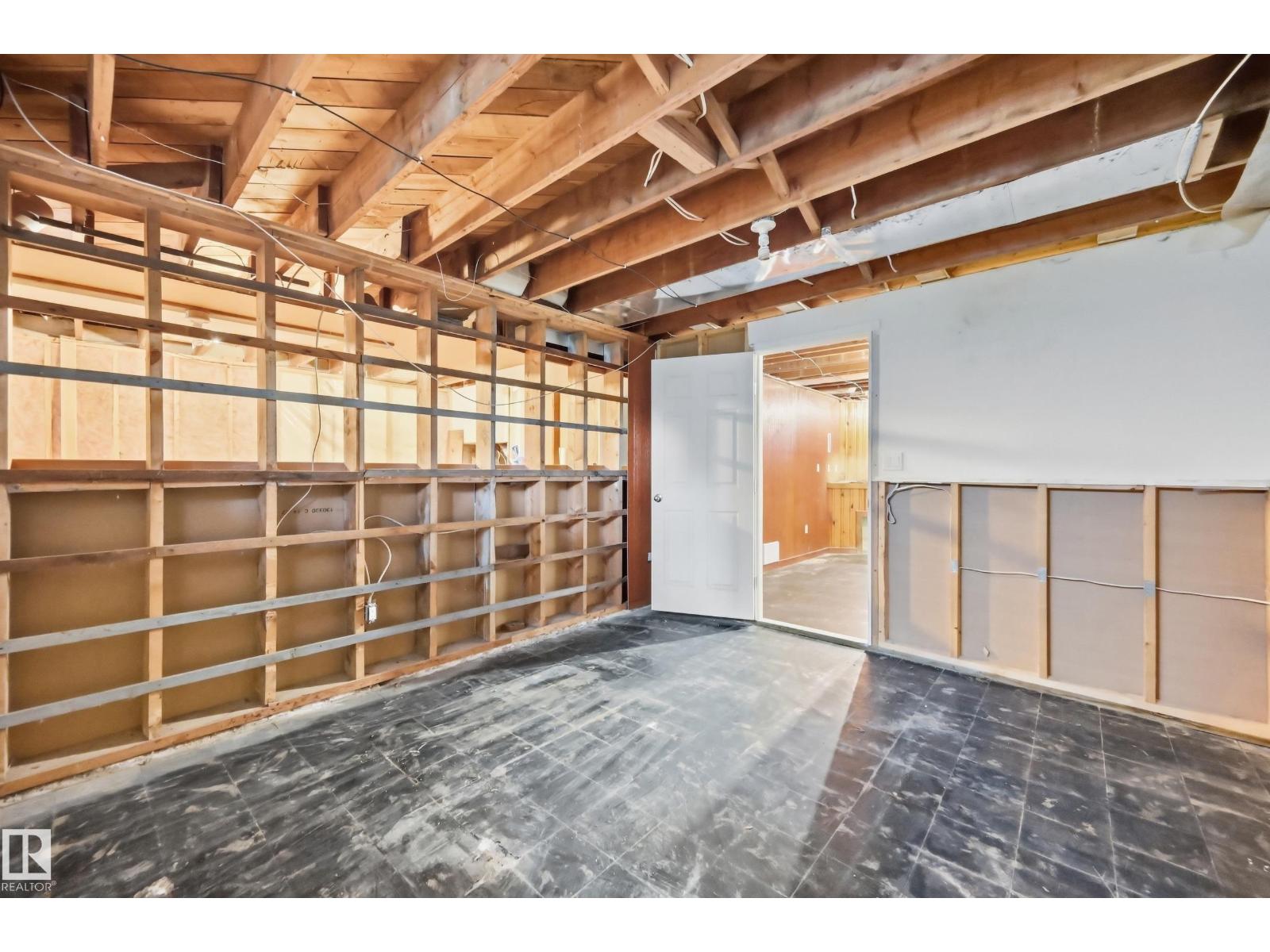 10910 117 ST NW - 28