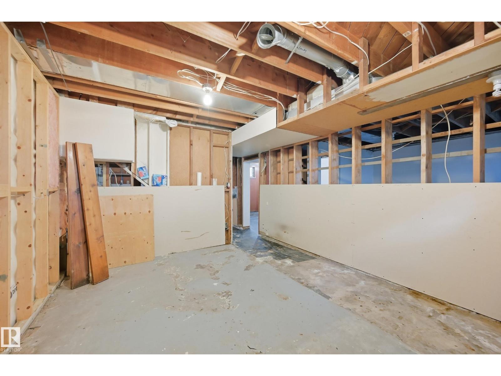 10910 117 ST NW - 30