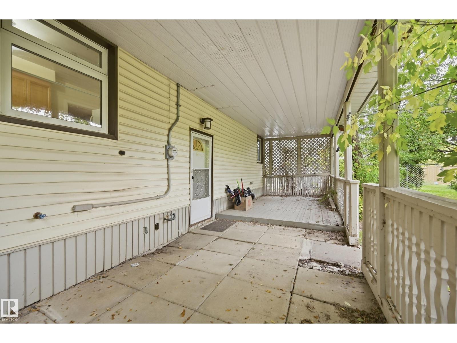10910 117 ST NW - 35