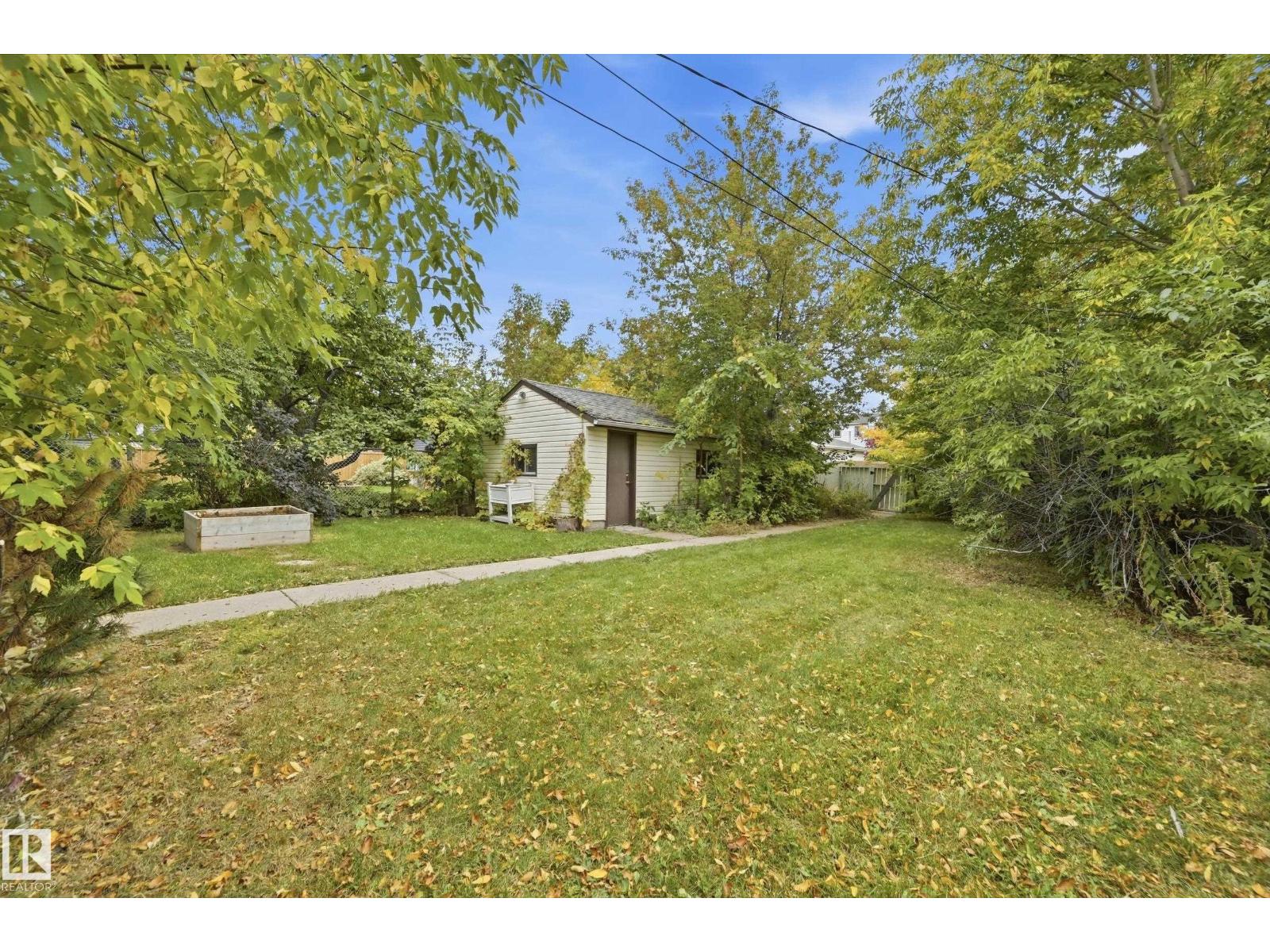 10910 117 ST NW - 37