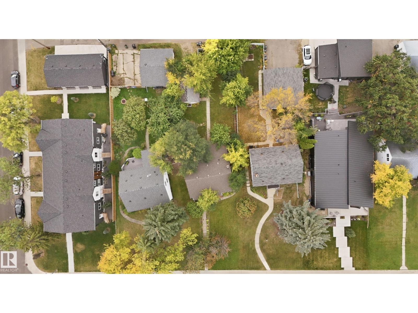 10910 117 ST NW - 44