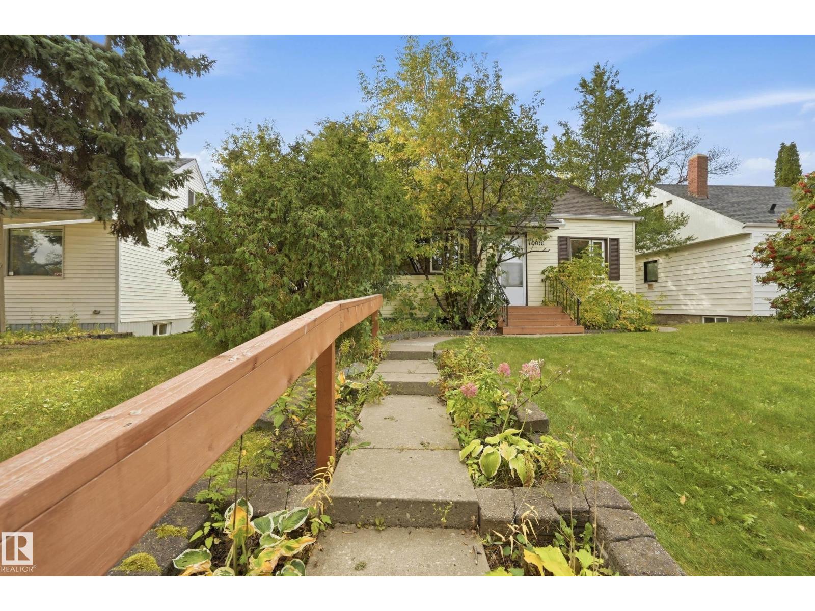 10910 117 ST NW - 6