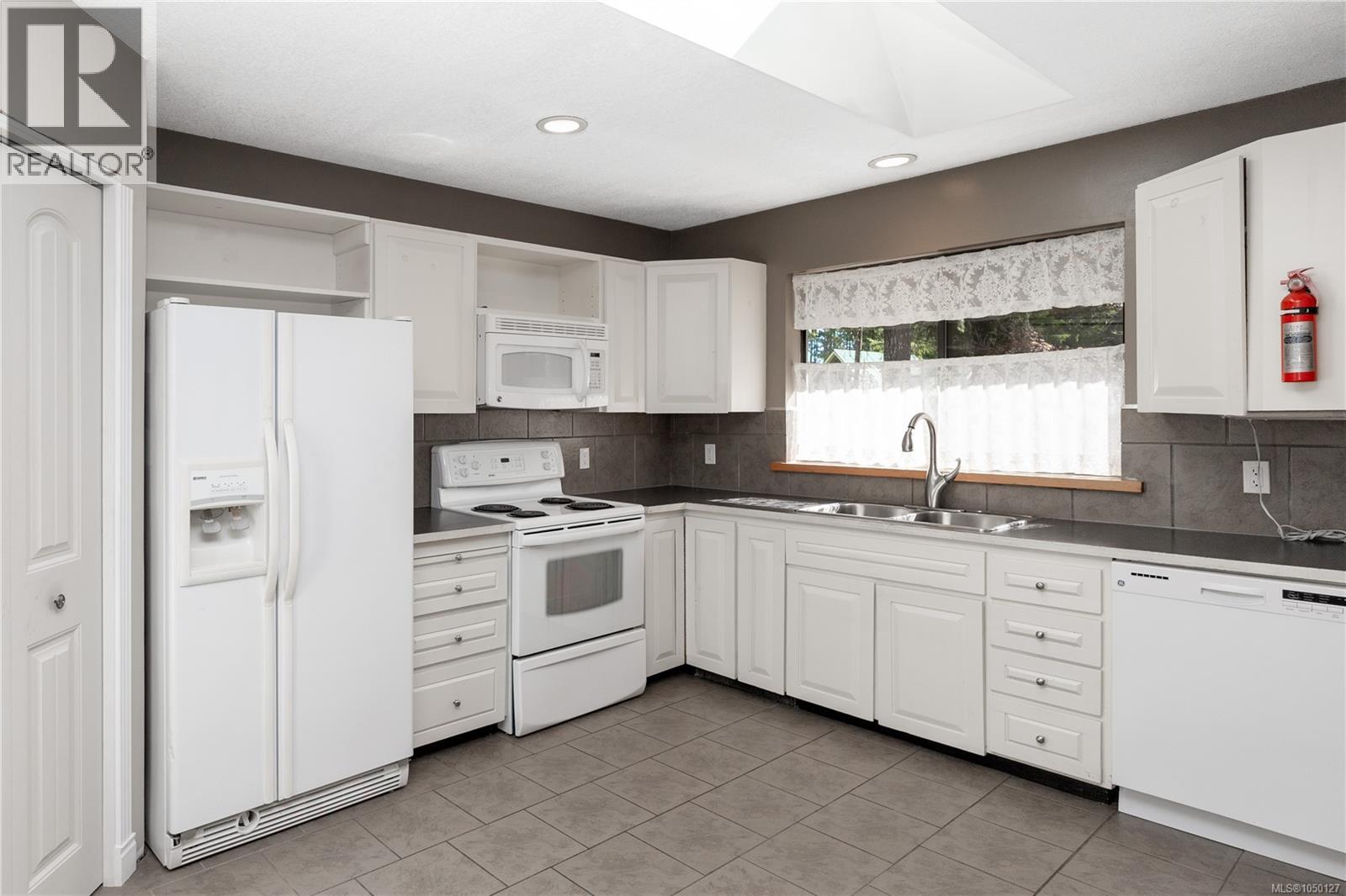 9498 Doyle Rd - 12