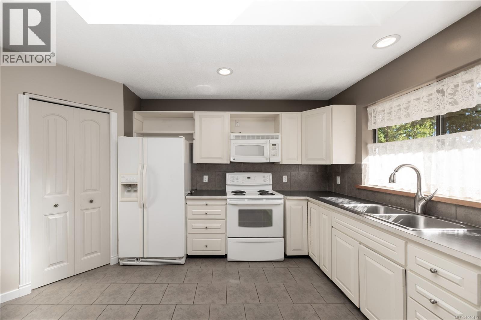 9498 Doyle Rd - Image 14