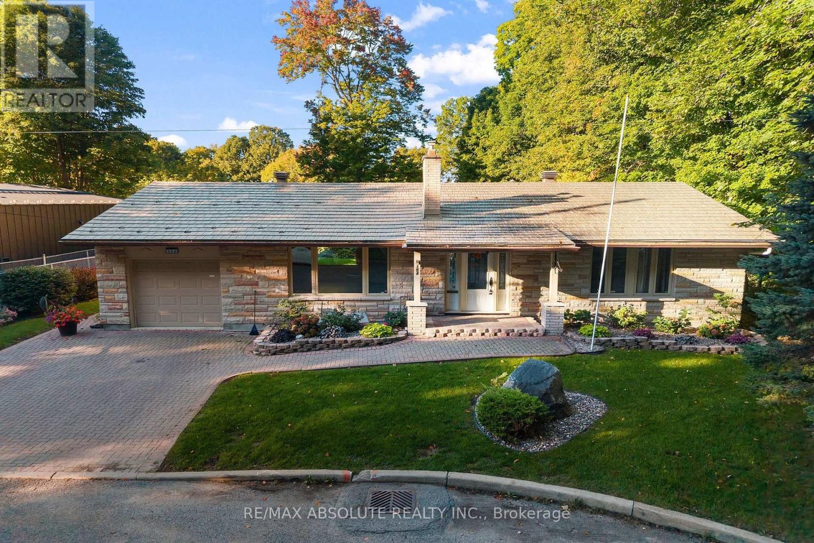 154 OTTAWA STREET, Arnprior