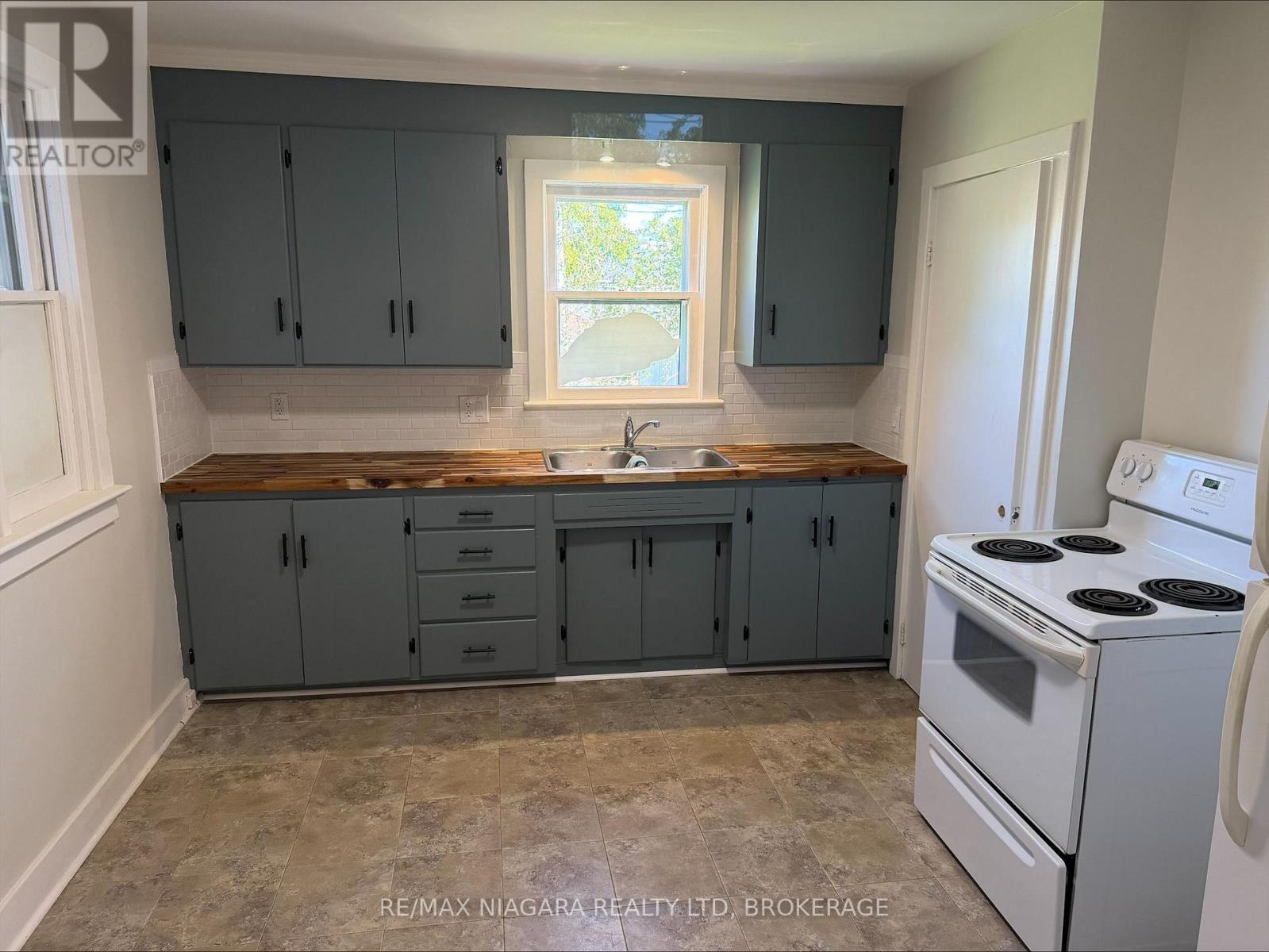 12A JARVIS STREET, Fort Erie (Central) — photo 5