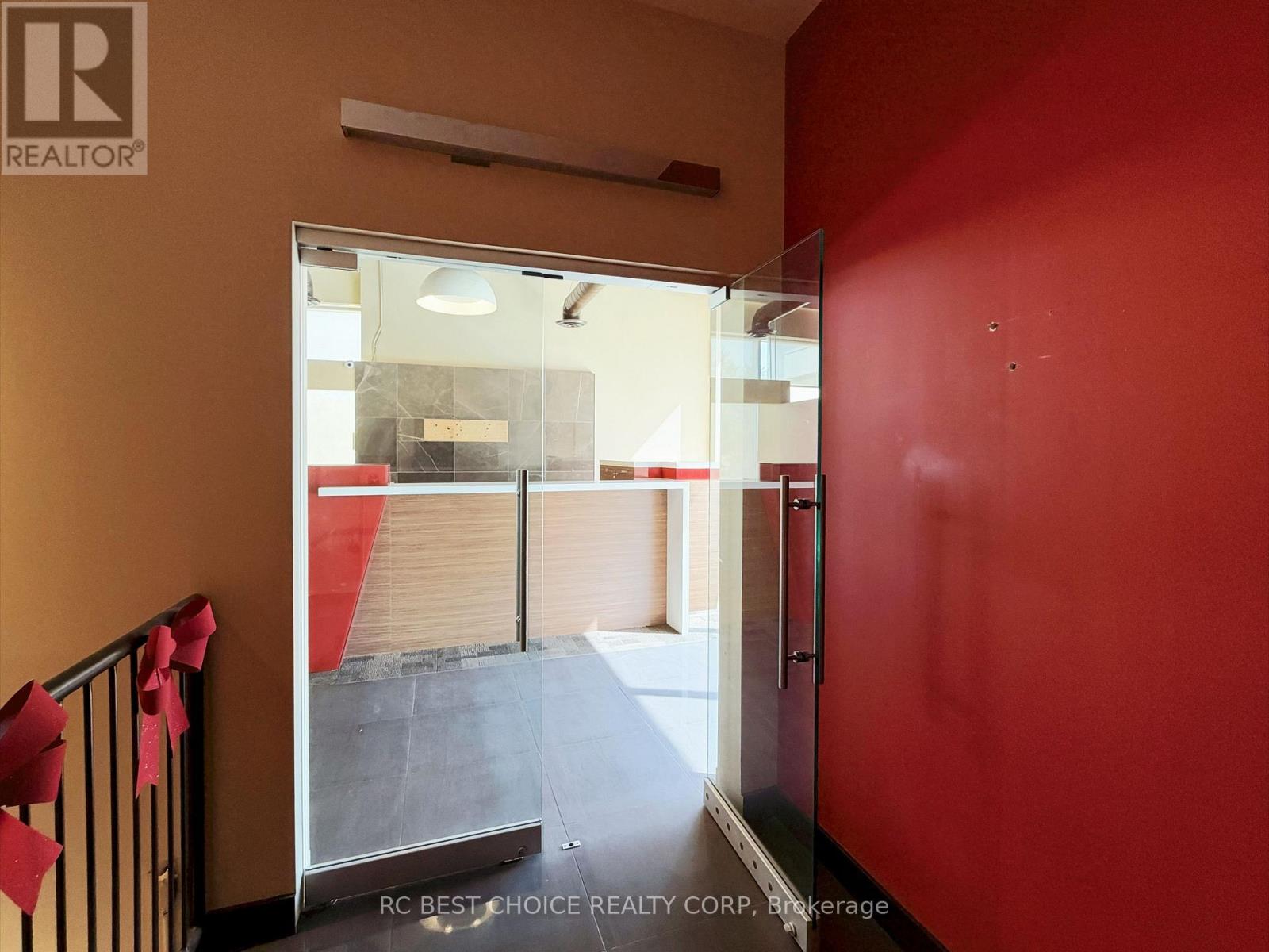 201 - 20 GIBSON AVENUE, Markham (Milliken Mills West) — photo 3