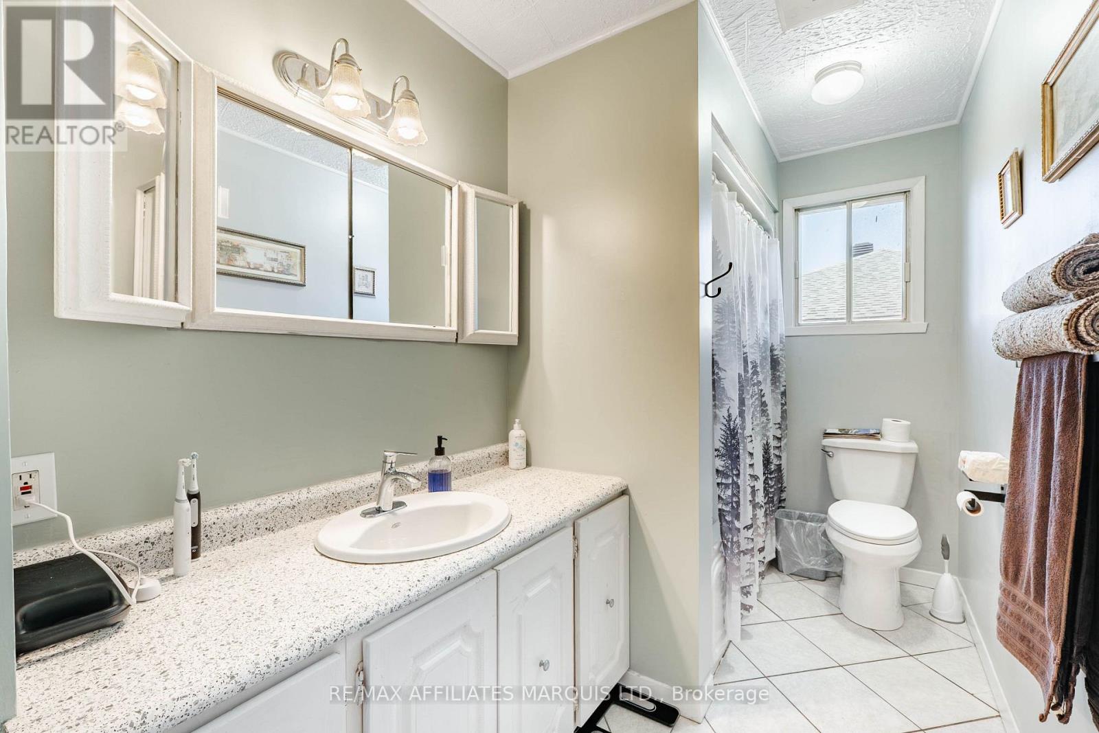 1108 DALY AVENUE - 18