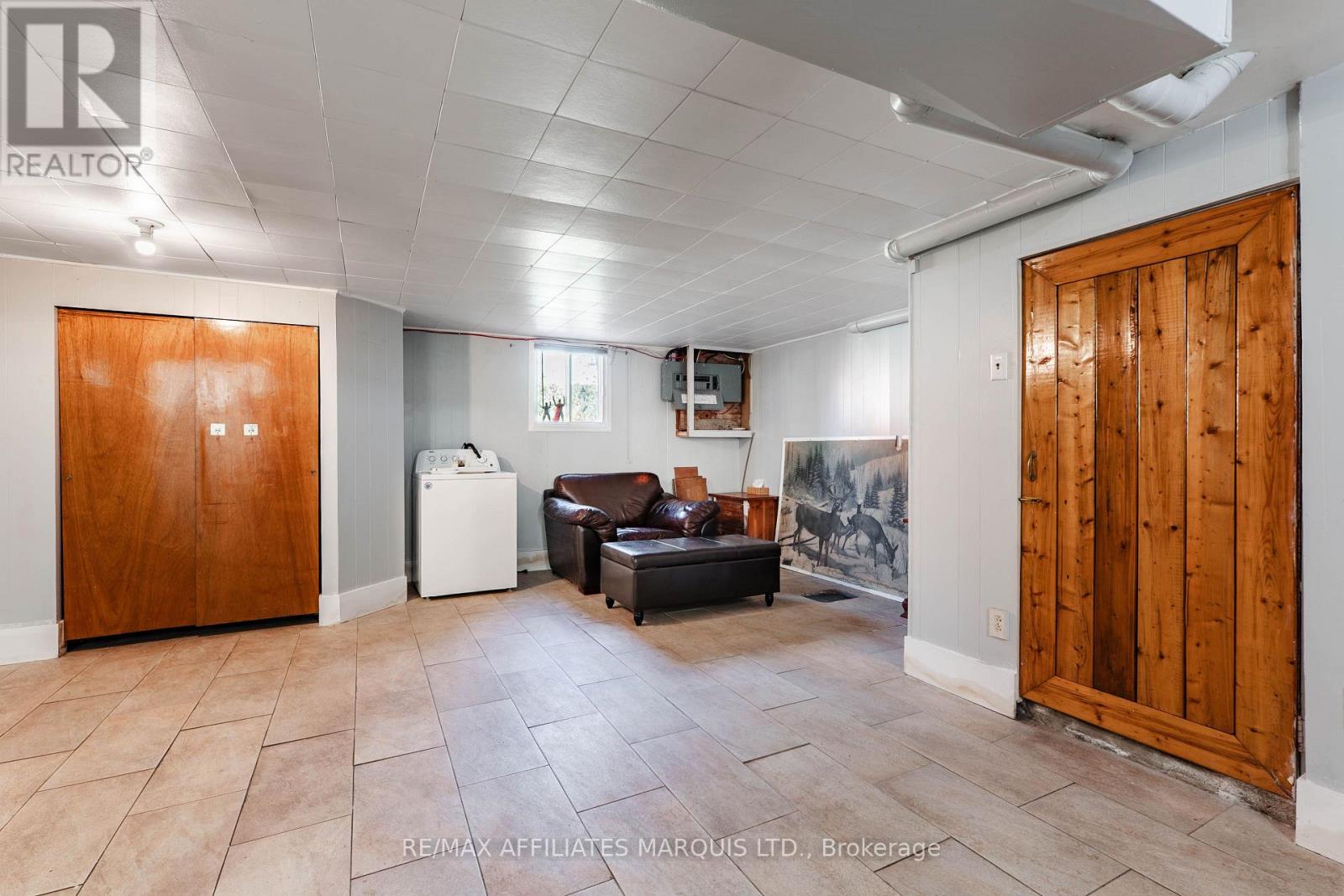 1108 DALY AVENUE - 22