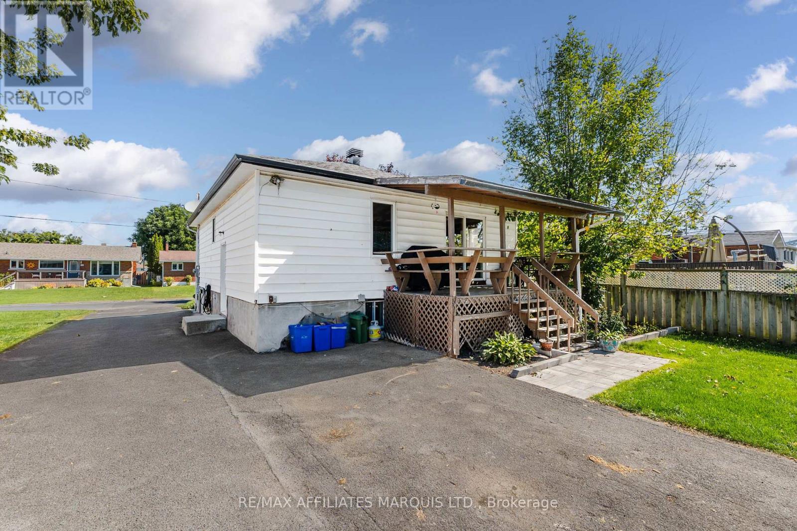 1108 DALY AVENUE - Image 29