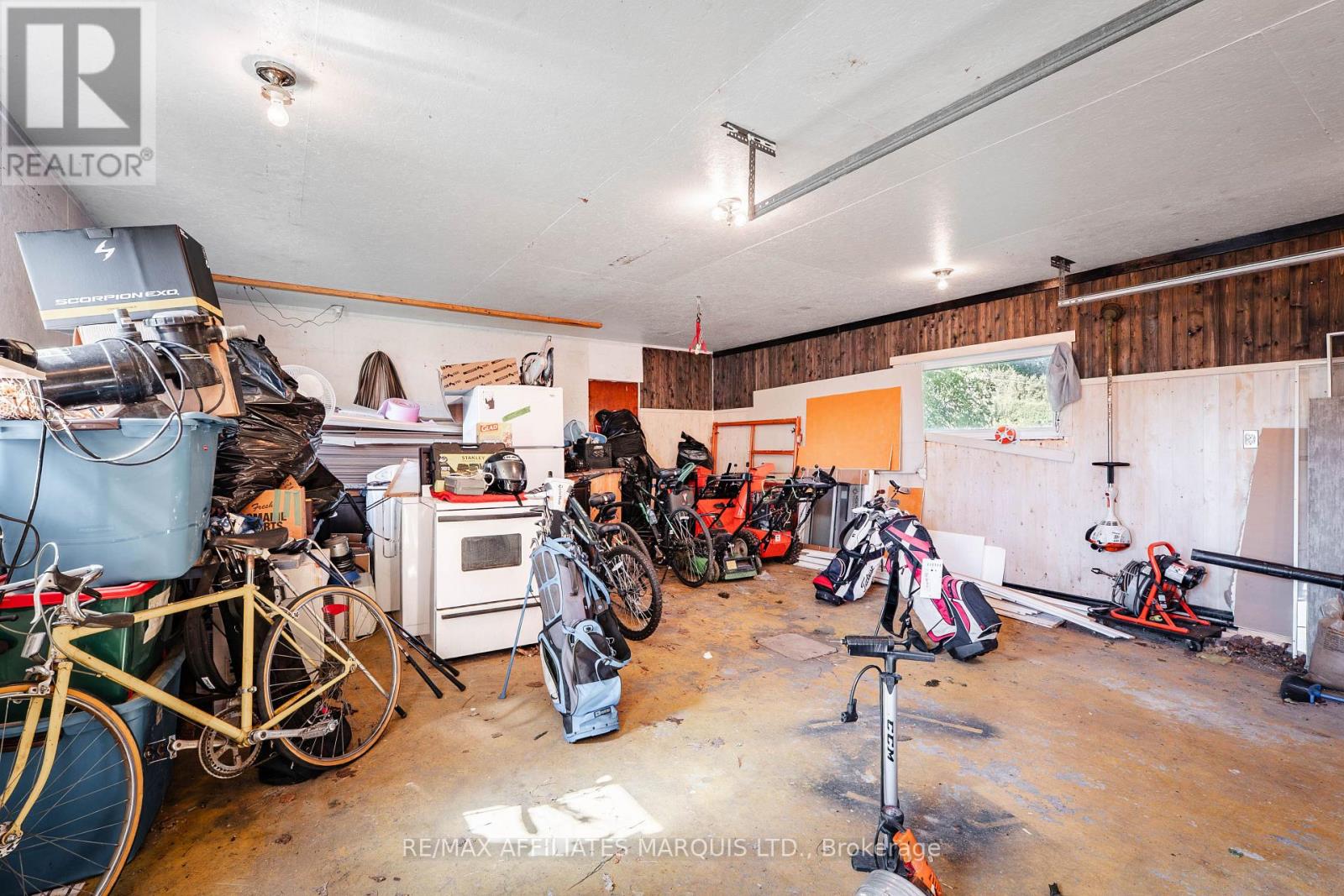 1108 DALY AVENUE - 34