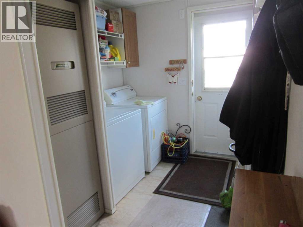 4613 51 Avenue - 12