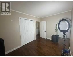 4pc Bathroom - 4705 49 Street, Lloydminster, SK S9V0L9 Photo 10
