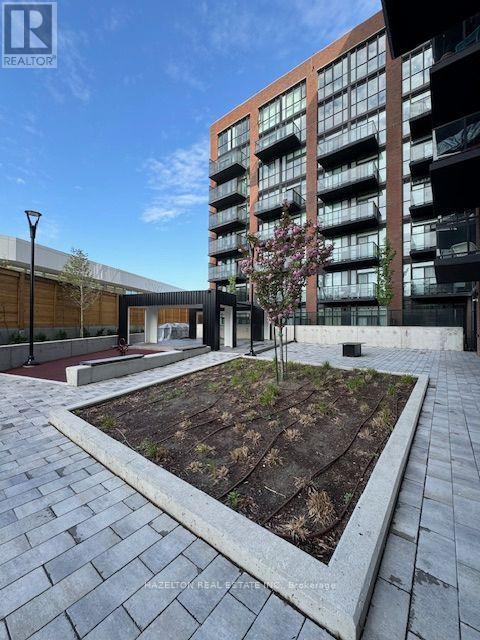 2300 St. Clair Avenue West — photo 27