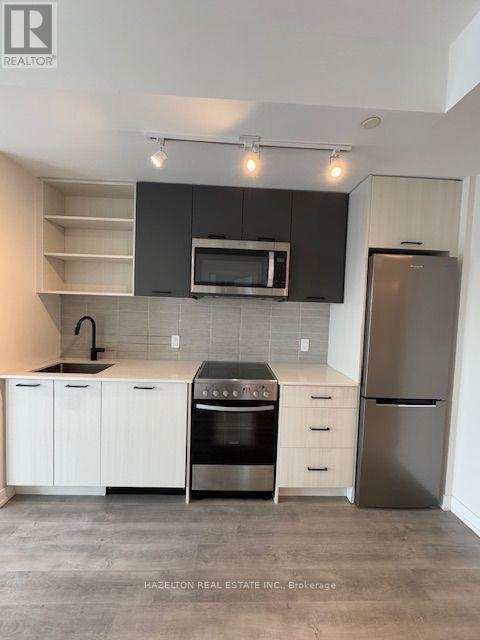 705 - 2300 ST. CLAIR AVENUE W, Toronto (Junction Area) — photo 4