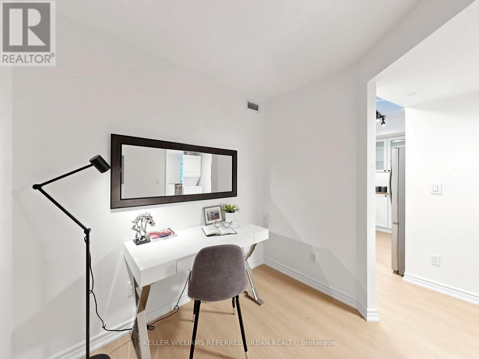 #2205 761 BAY STREET - Image 17
