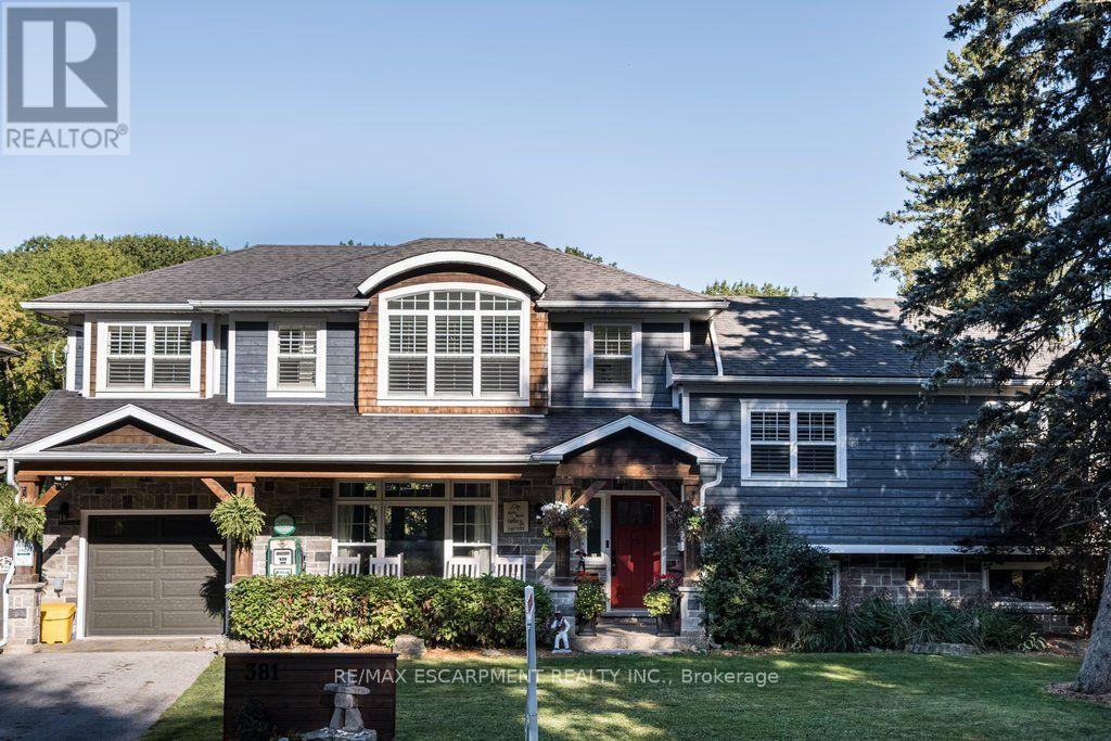 381 WOODWORTH COURT, Hamilton (Ancaster)