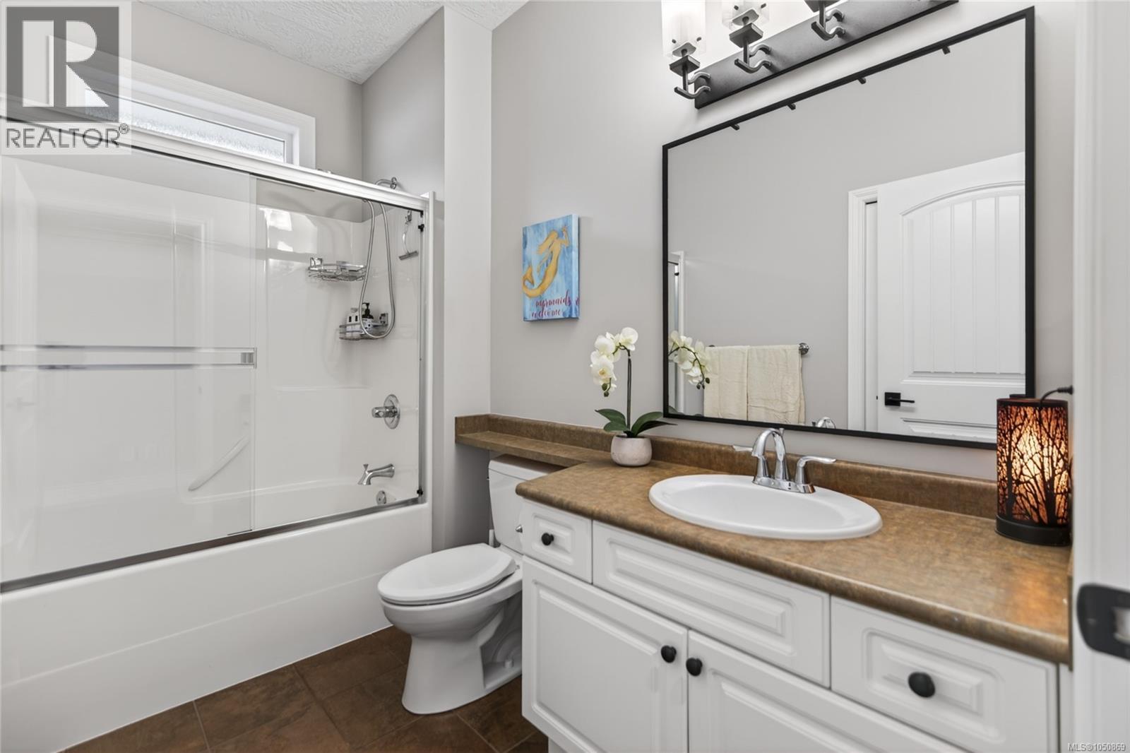 2557 Hebrides Cres - 18