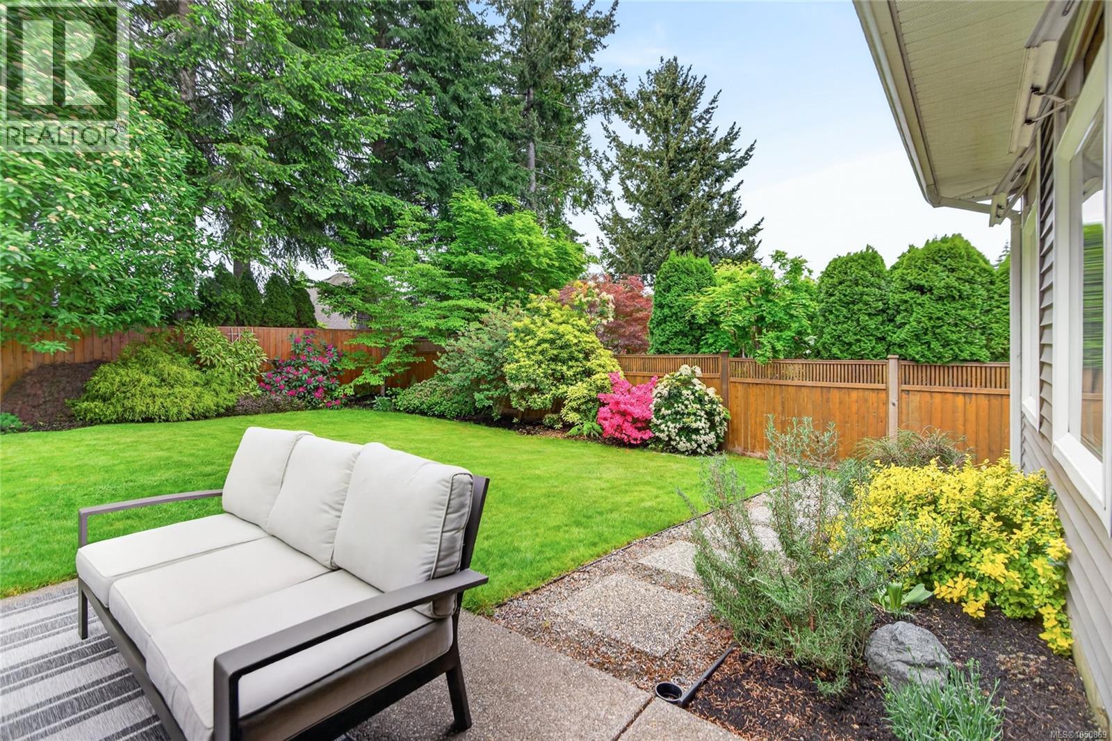 2557 Hebrides Cres - 21