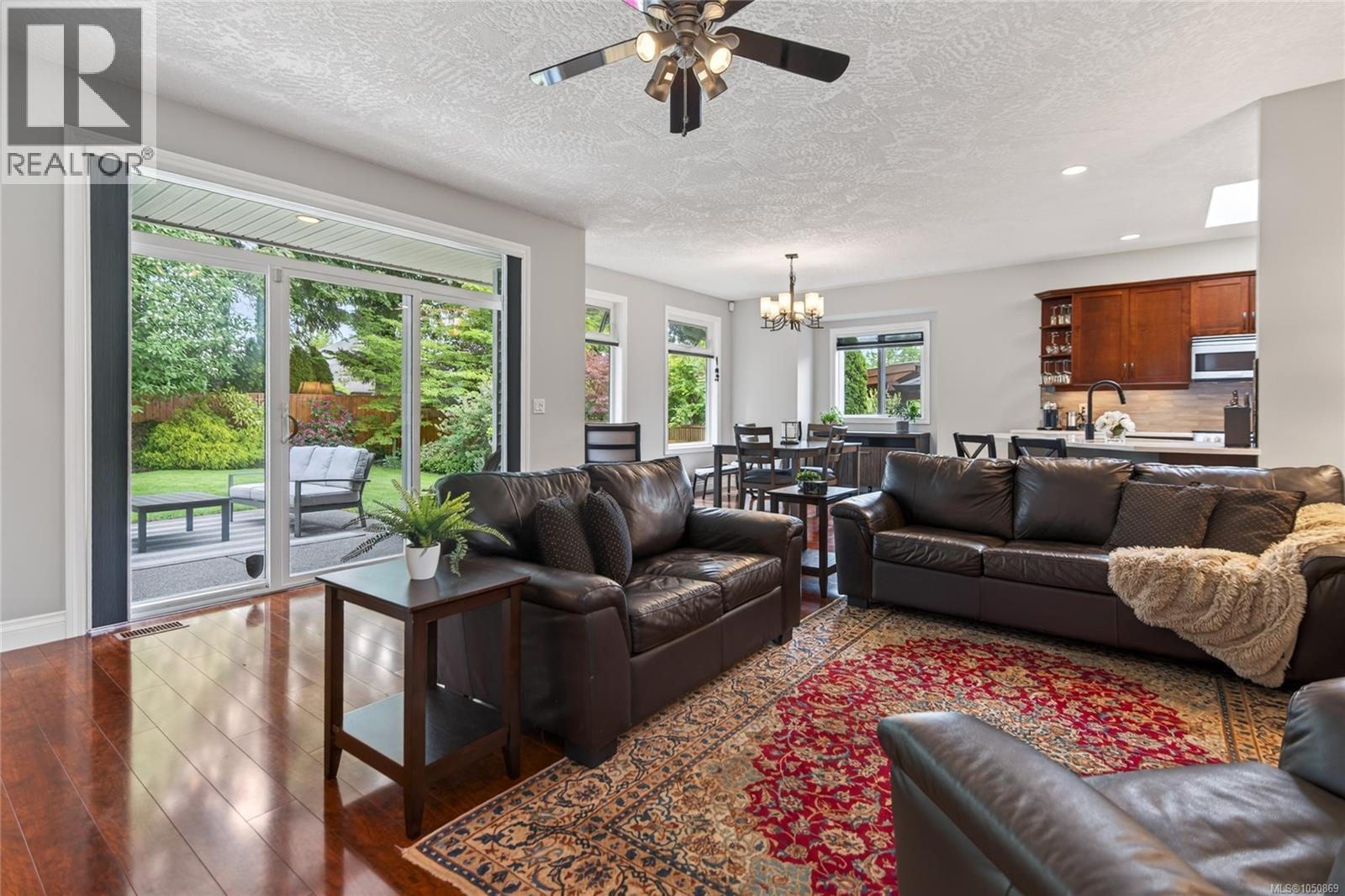 2557 Hebrides Crescent, Courtenay, British Columbia, V9N3Z7, Courtenay, British Columbia — photo 4 of 5