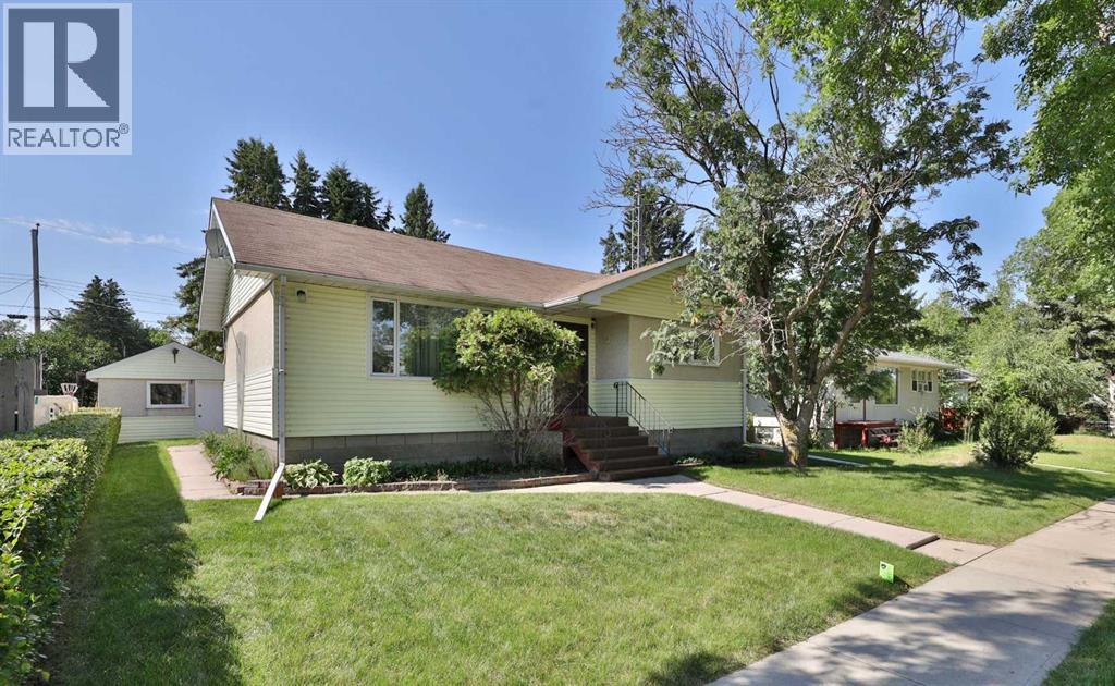WELCOME to 5615-51 Ave