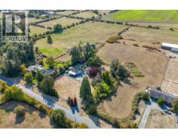 6390 Welch Rd, Central Saanich, BC V8M1W7 Photo 61
