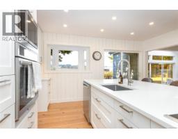 Ensuite - 6390 Welch Rd, Central Saanich, BC V8M1W7 Photo 11