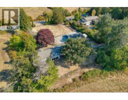 6390 Welch Rd, Central Saanich, BC V8M1W7 Photo 57