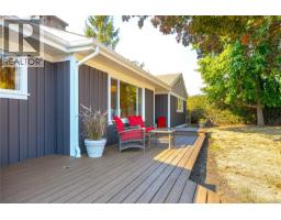 6390 Welch Rd, Central Saanich, BC V8M1W7 Photo 41