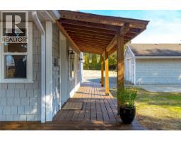 6390 Welch Rd, Central Saanich, BC V8M1W7 Photo 40