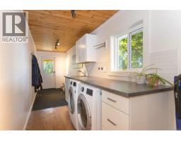 6390 Welch Rd, Central Saanich, BC V8M1W7 Photo 31