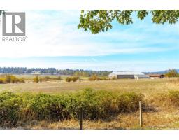 6390 Welch Rd, Central Saanich, BC V8M1W7 Photo 38