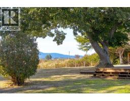 6390 Welch Rd, Central Saanich, BC V8M1W7 Photo 37