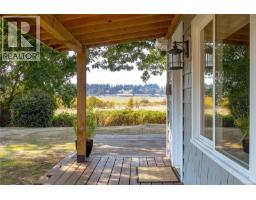 6390 Welch Rd, Central Saanich, BC V8M1W7 Photo 42