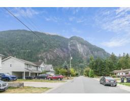 Basement 20157 Beacon Road, Hope, Hope, BC V0X1L2 Photo 19