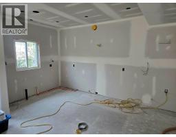 Bedroom - 209 12th Avenue Frontage Road, Genelle, BC V0G1G0 Photo 6