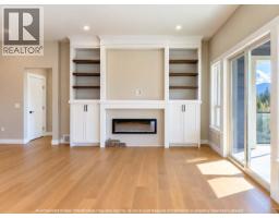 Primary Bedroom - 1741 9th Street Se, Salmon Arm, BC V1E0G9 Photo 7