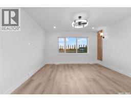 8 Cardinal Drive, Dundurn Rm No  314, SK S7C0C3 Photo 11