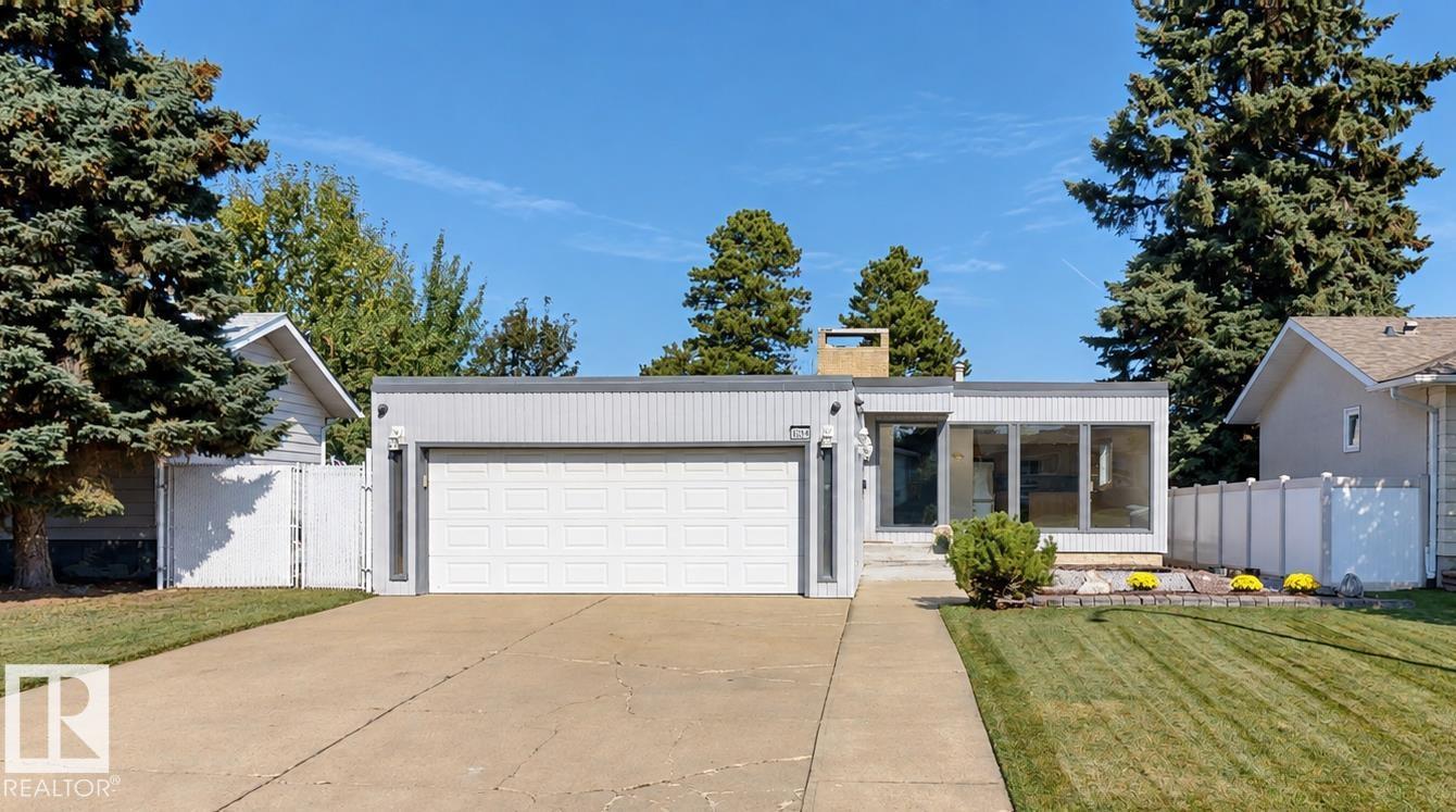 8204 14 AV NW, Edmonton, Alberta, T6K1X4
