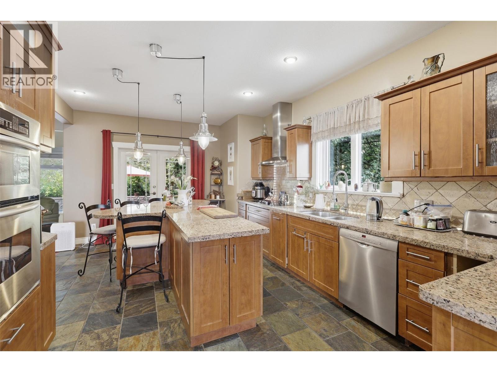 450 Azure Place - Image 11