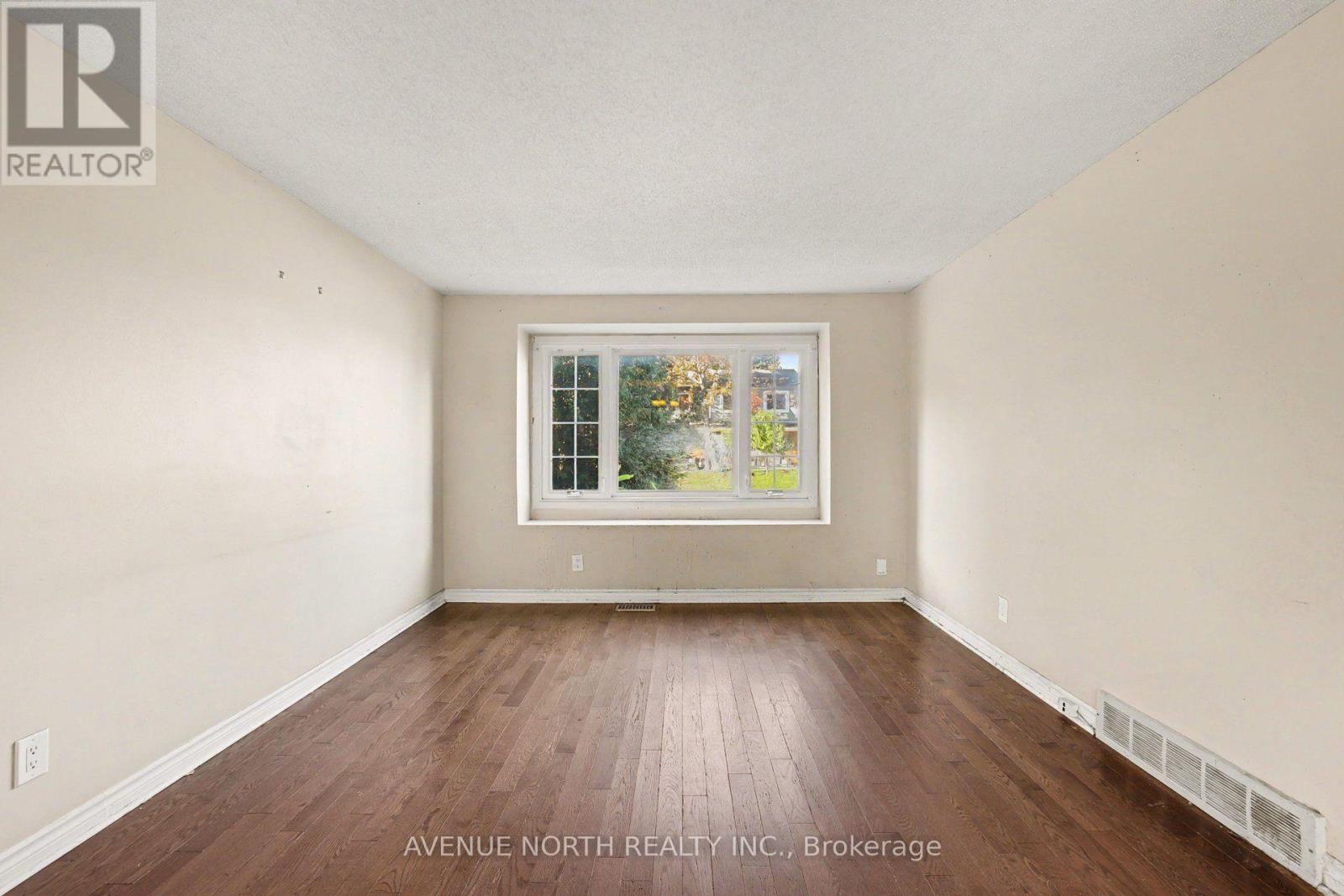 68 DOWNSVIEW CRESCENT - 8