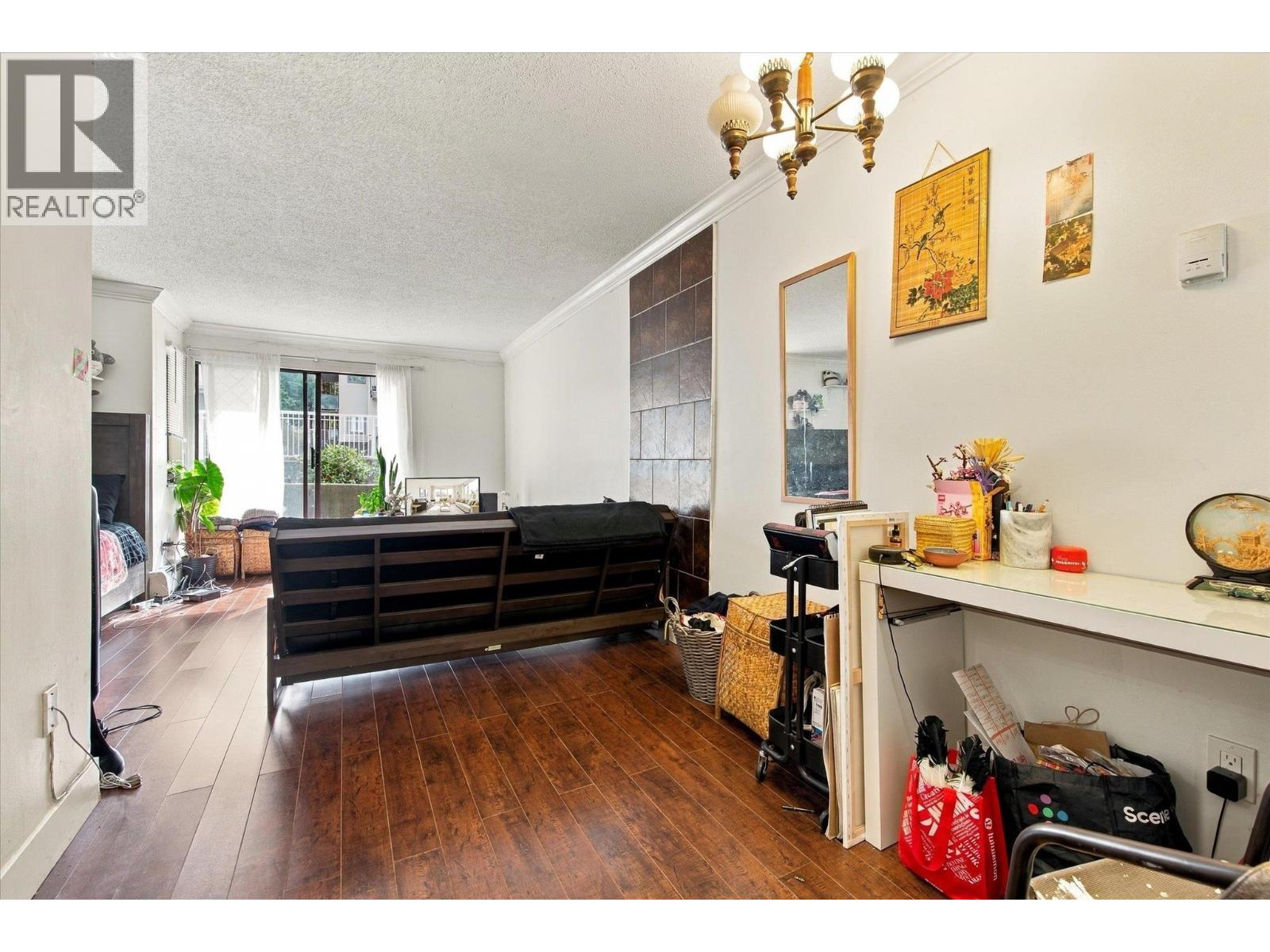 #107 830 7TH Avenue, Vancouver, British Columbia, V5T4J2, Vancouver, British Columbia — photo 3 of 5