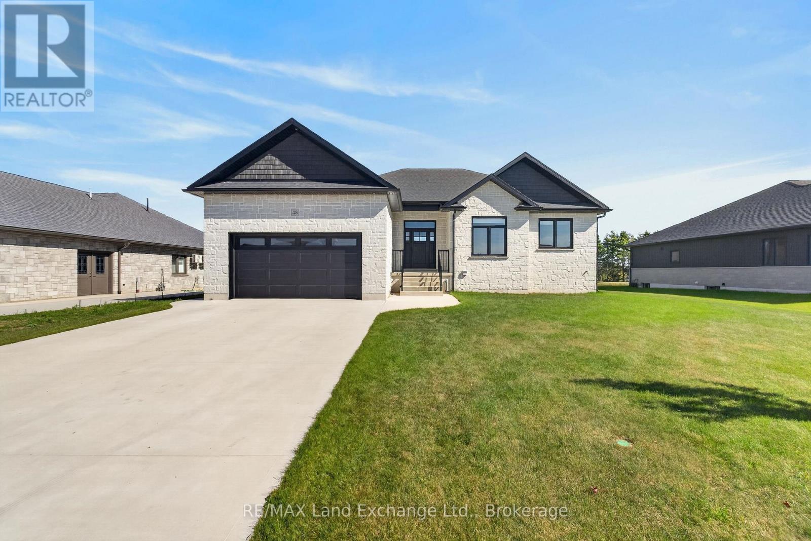 48 MCTAVISH CRESCENT, Huron-Kinloss