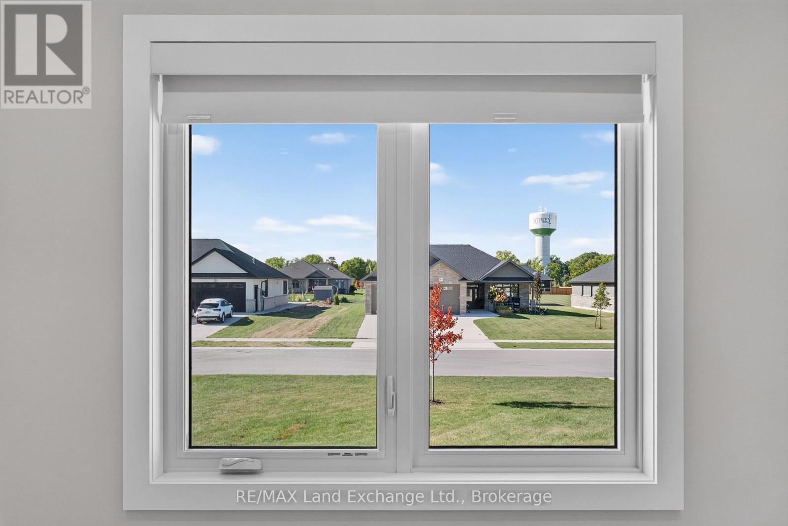 48 MCTAVISH CRESCENT - Image 22