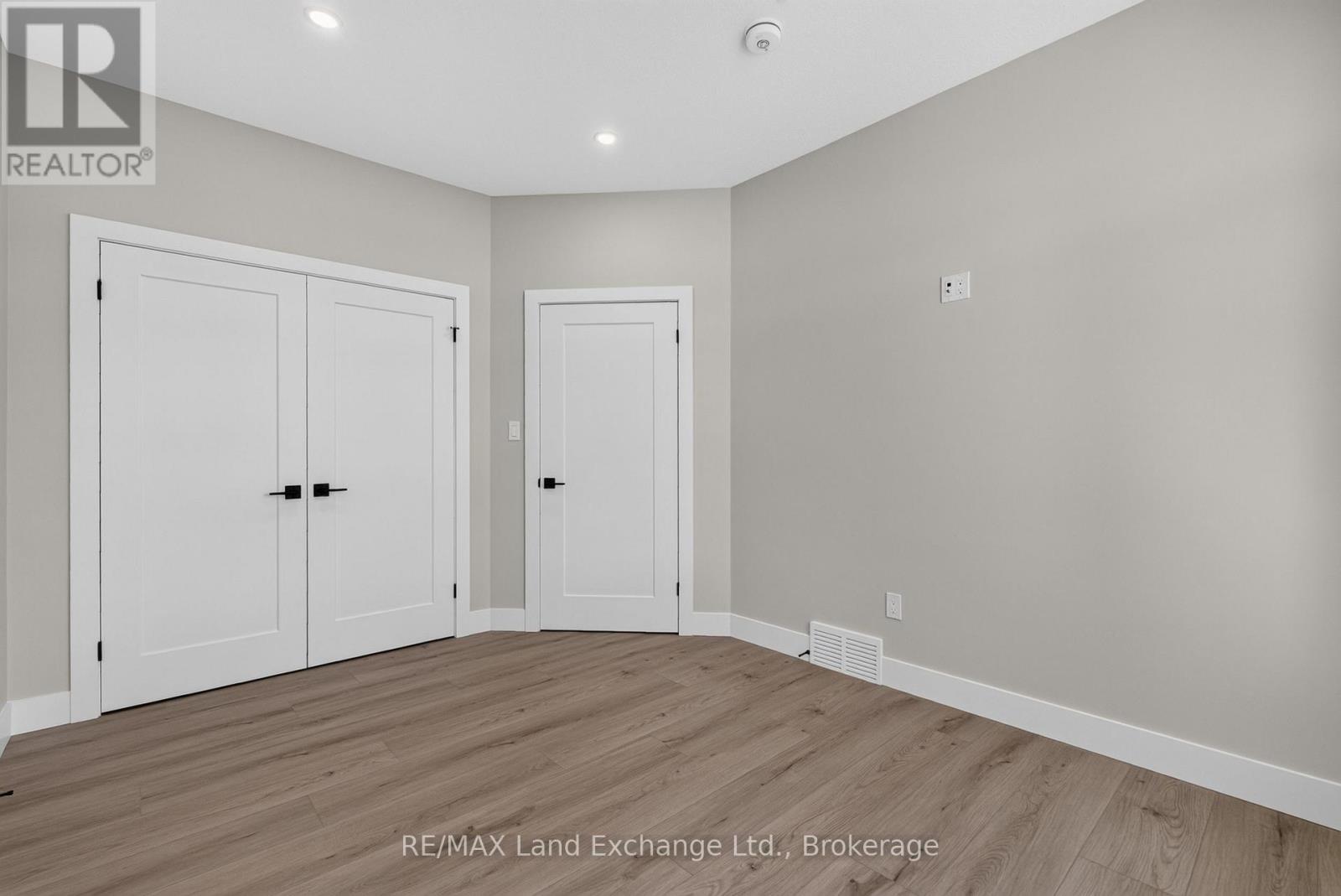48 MCTAVISH CRESCENT - Image 23