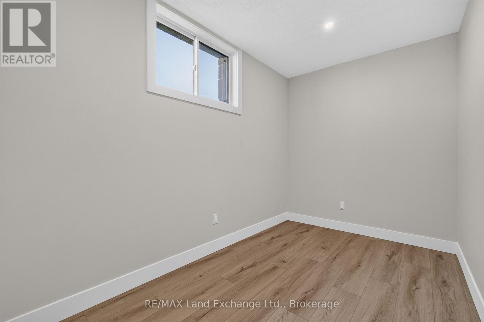 48 MCTAVISH CRESCENT - Image 28