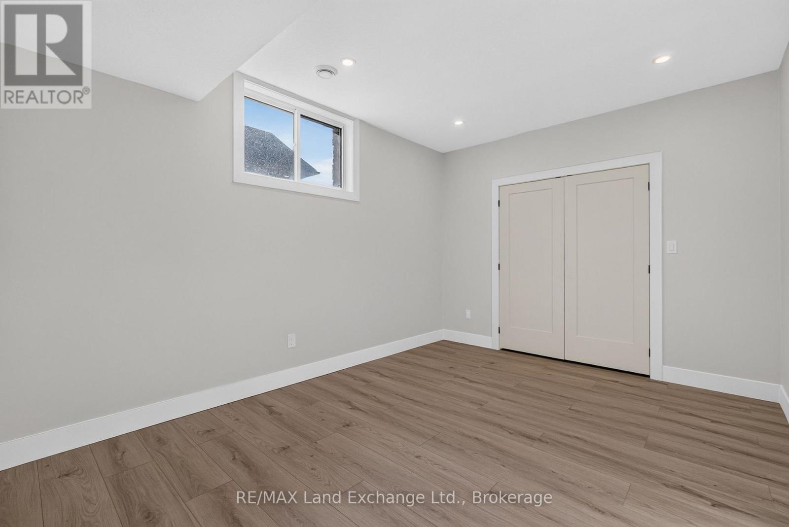 48 MCTAVISH CRESCENT - Image 34
